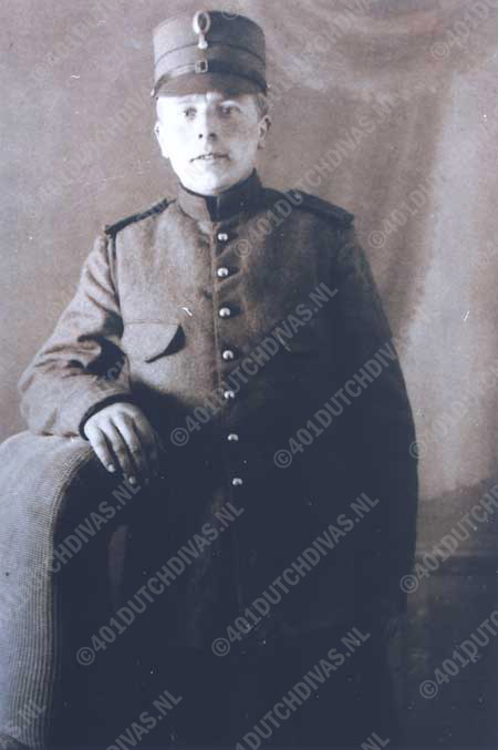 Gerard van den Berk in dienstuniform, 1917